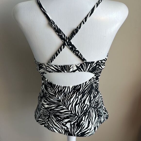 Athleta Island Print Swim Top 36B/C - Picture 3 of 6